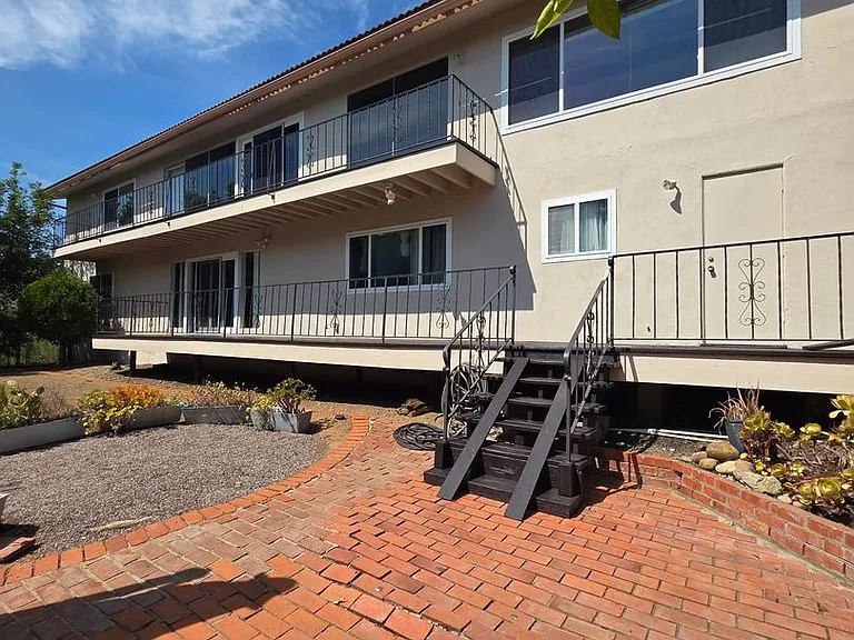 6437 Elmhurst Dr — Photo 6