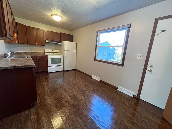 4th image of 3804 S Hawthorne Ave APT 3