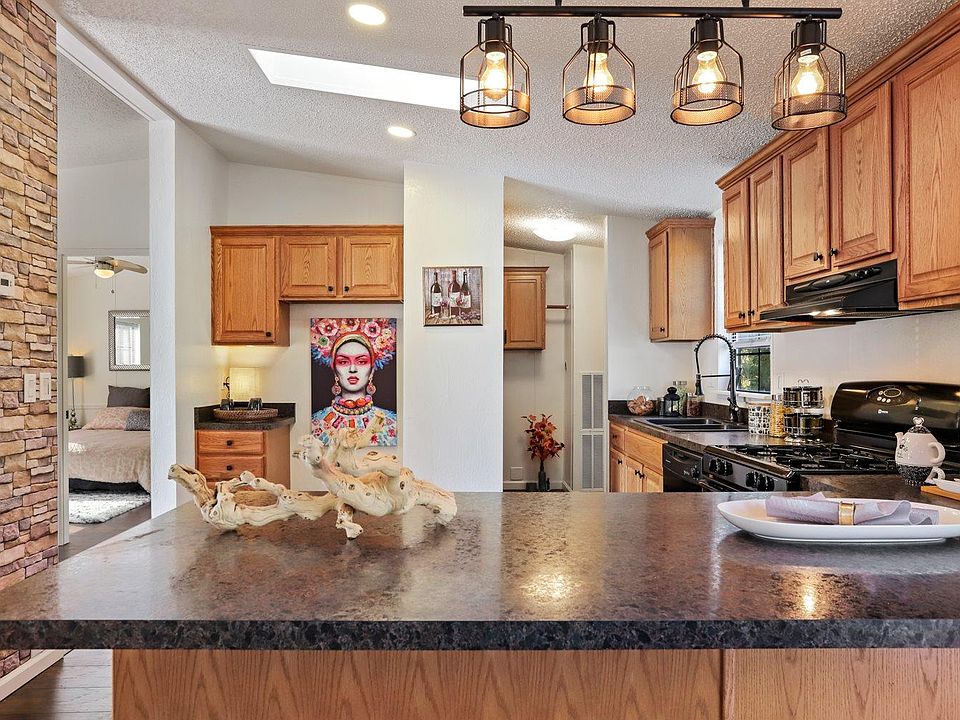 1st image of 16518 Creekside Dr