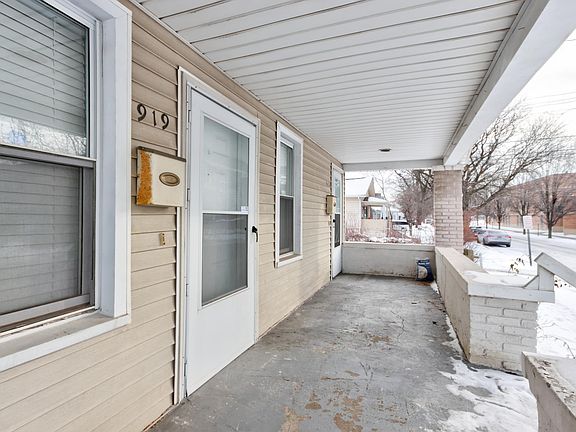 2nd image of 919 E Jarvis Ave