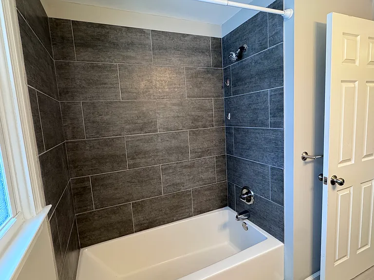 435 Elmwood Dr — Photo 9