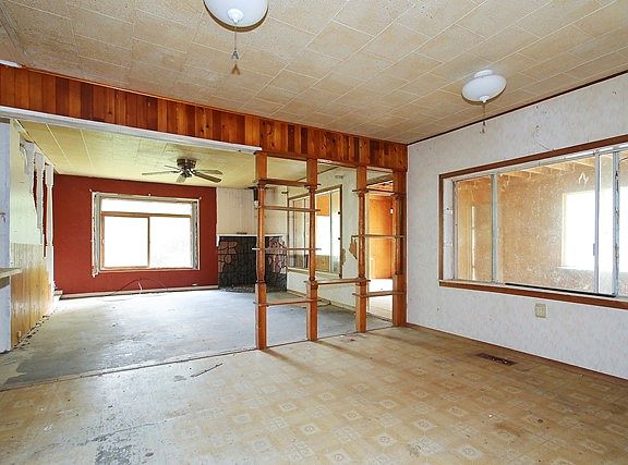 2nd image of 10631 Orchard Ave SE