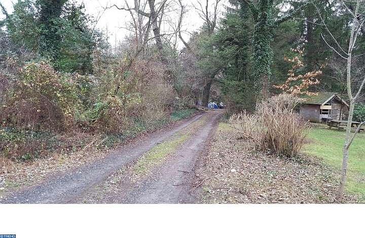2nd image of 109 Treetop Ln