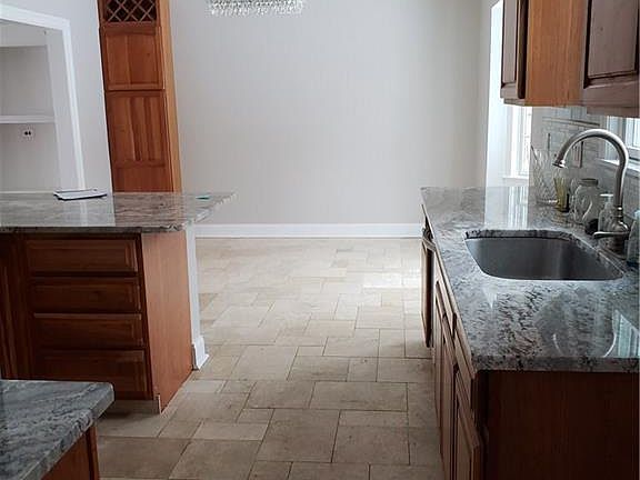 5th image of 4097 Lower Valley Pike