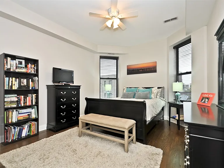 958 N Leavitt St #3 — Photo 12