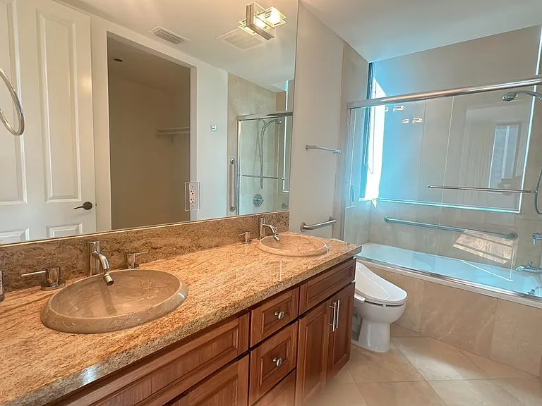 1199 Bishop St #16B — Photo 29