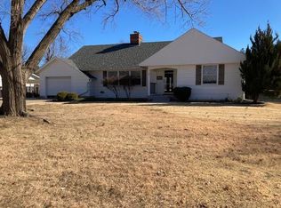 517 Morningside Dr, Wellington, KS 67152