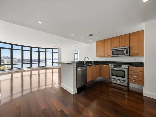 8100 River Road image 4 of 17