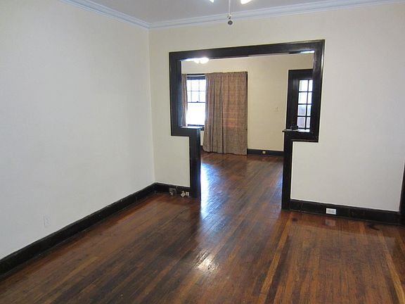 5th image of 3260 E 132nd St Floor 1