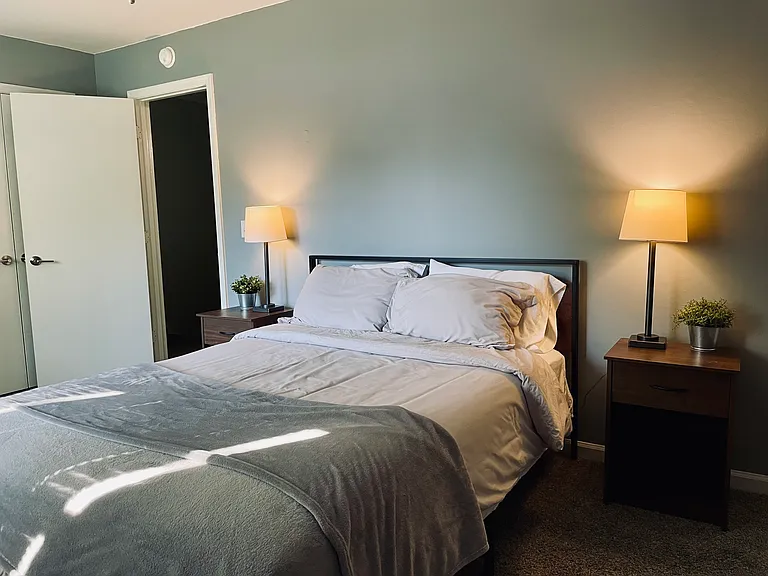 4225 Baylor St — Photo 11