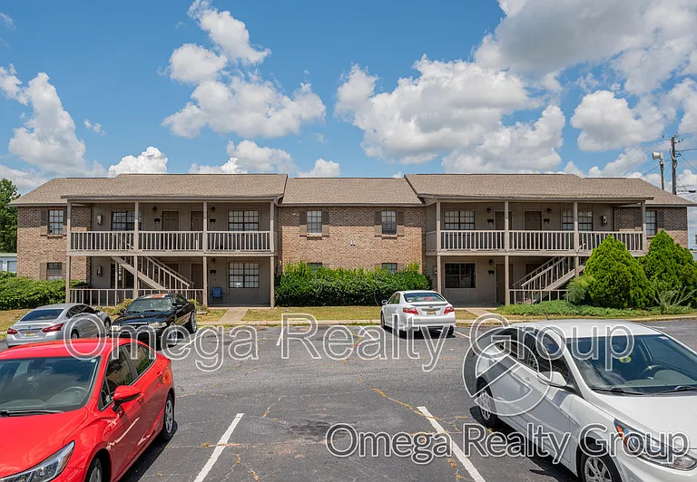 Lakeridge Apartments — Photo 9