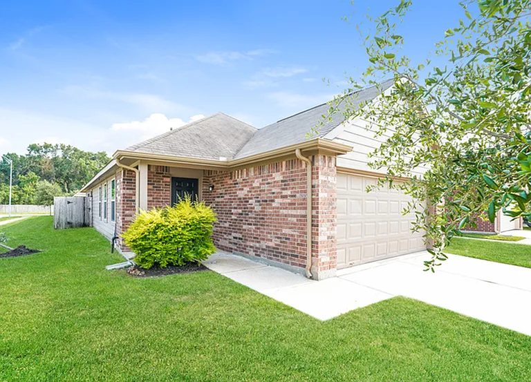 18803 Brescia Ln — Photo 3