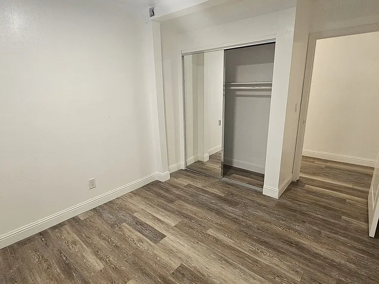 1400 Lakeshore Ave #10 — Photo 14