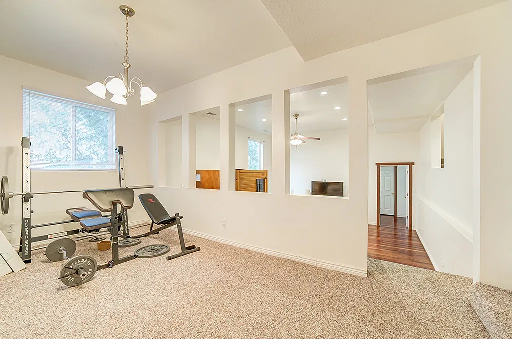 936 S Mountain Side Dr — Photo 4