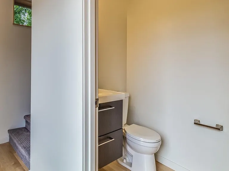 3822 N Commercial Ave — Photo 13