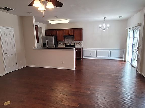 4th image of 2088 Deptford Dr