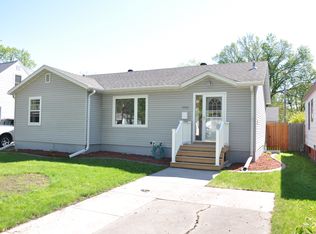 1533 10th St N, Fargo, ND 58102