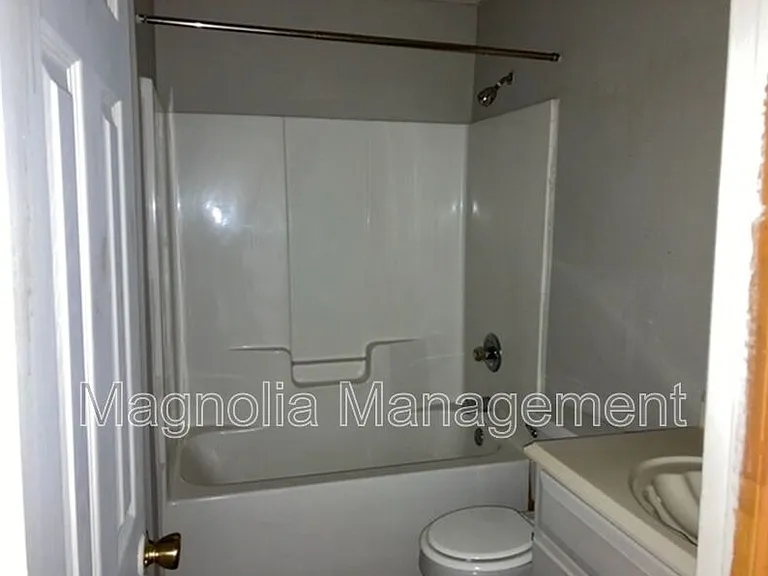 619 Alexander Ave — Photo 6