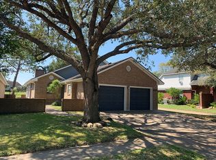 201 Charleston Dr, Victoria, TX 77904