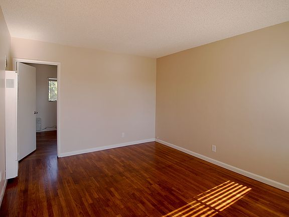 3rd image of 516 Ohio Ave APT B
