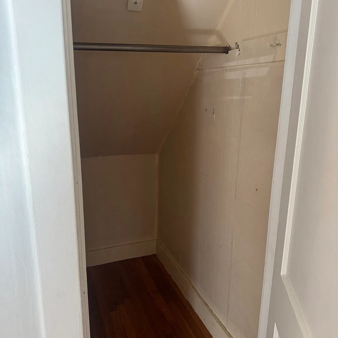 2 bed, 1.0 bath, 1100 sqft, $2,200 — Photo 3