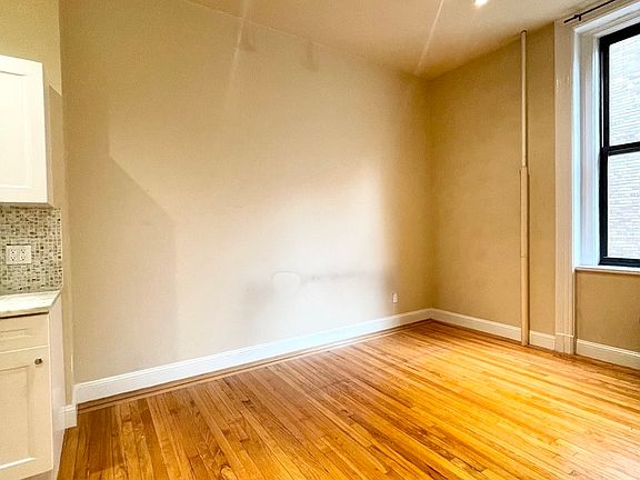 3rd image of 210 W 16th St APT 6I