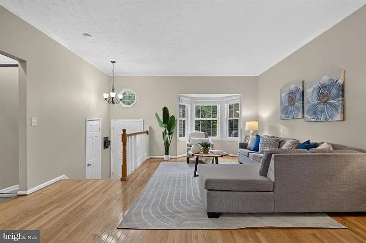 4 bed, 3.5 bath, 2052 sqft, $3,200 — Photo 3