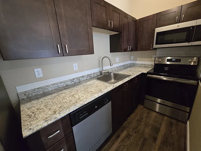 2640 E Monument St #2642 — Photo 5