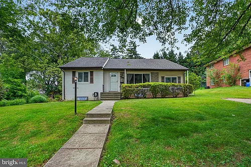 9211 E Parkhill Dr Photo 1