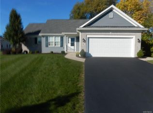 66 Nicholas Ln, Lancaster, NY