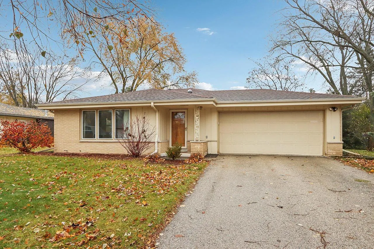 1705 Chapman DRIVE photo 1
