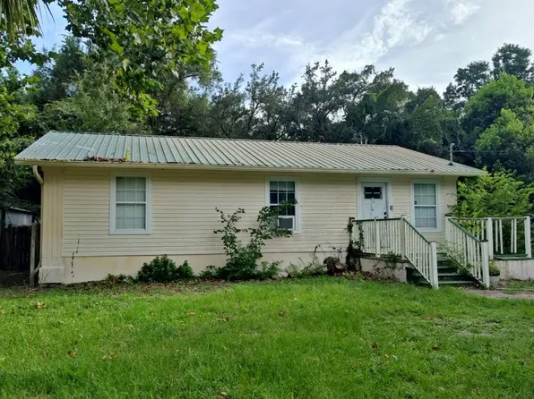 1060 Pinewood St, Apalachicola, FL 32320