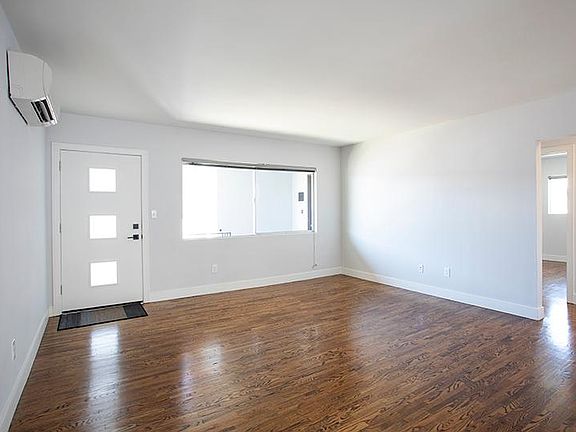 5th image of 3518 Bellevue Ave APT 5