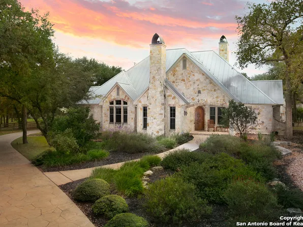 9517 MAJESTIC OAK CIR, San Antonio, TX 78255