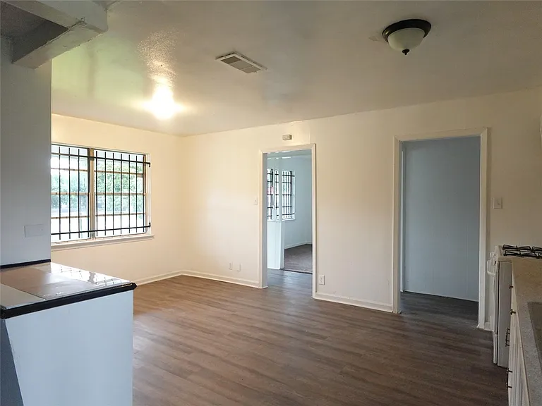 8022 Woodlyn Rd — Photo 6