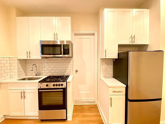 2nd image of 509 E 78th St APT 1B