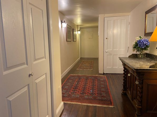 255 Henry St #1