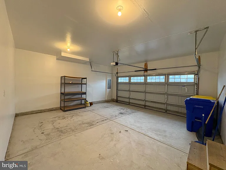 27003 Greenleaf Dr — Photo 22