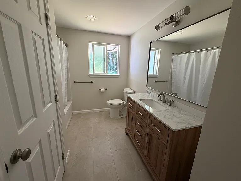 2409 Williams Rd — Photo 8