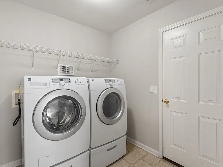 1908 Longburn Dr — Photo 29