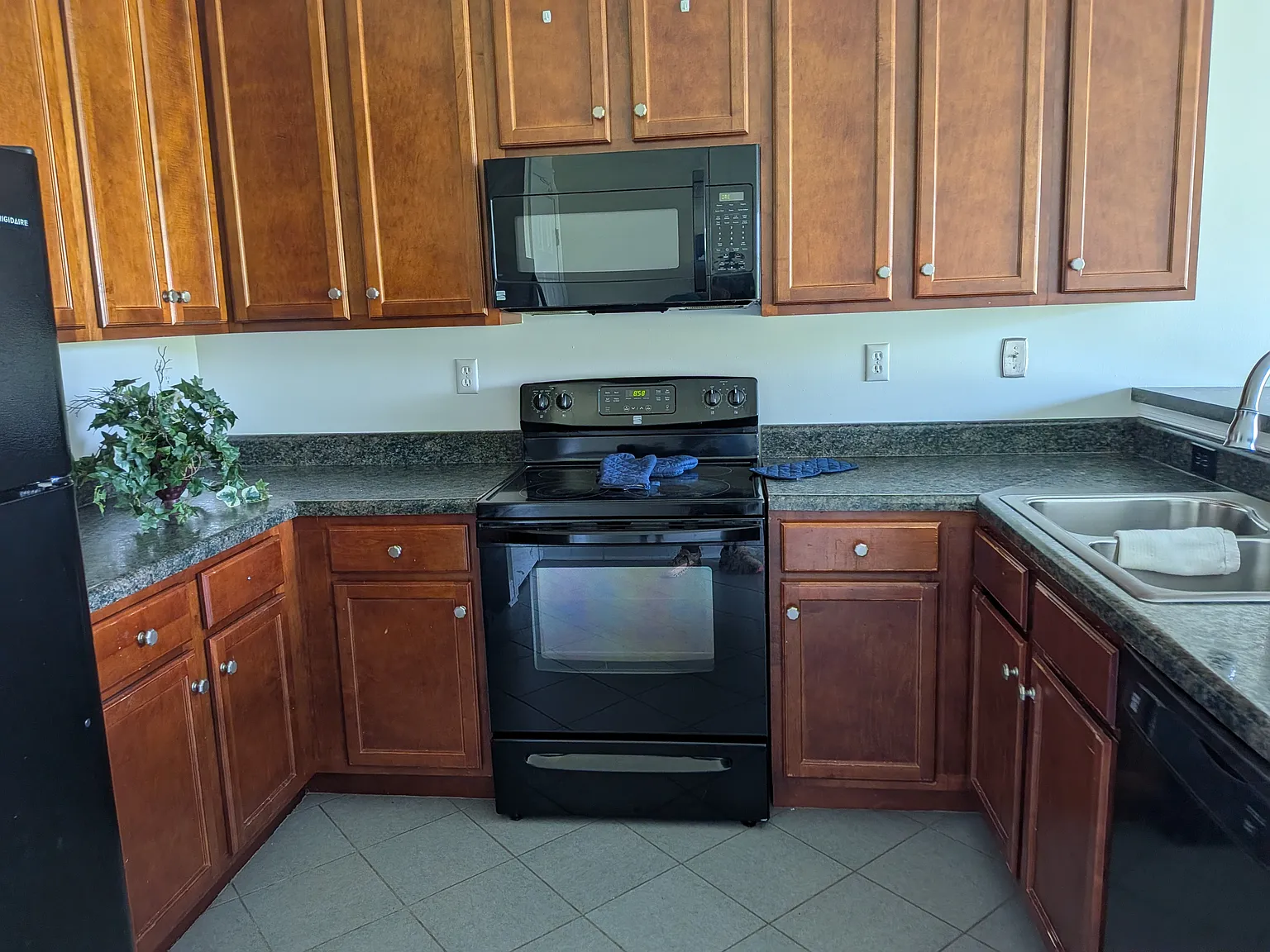 2 bed, 2123 sqft, $2,400 — Photo 4