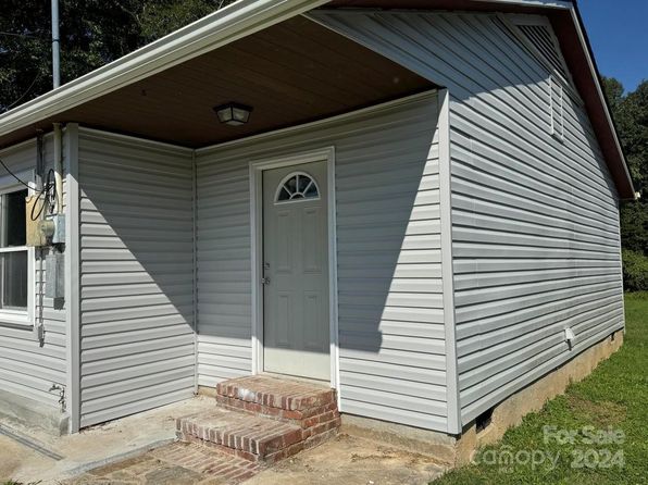 3214 28th St NE, Hickory, NC 28601