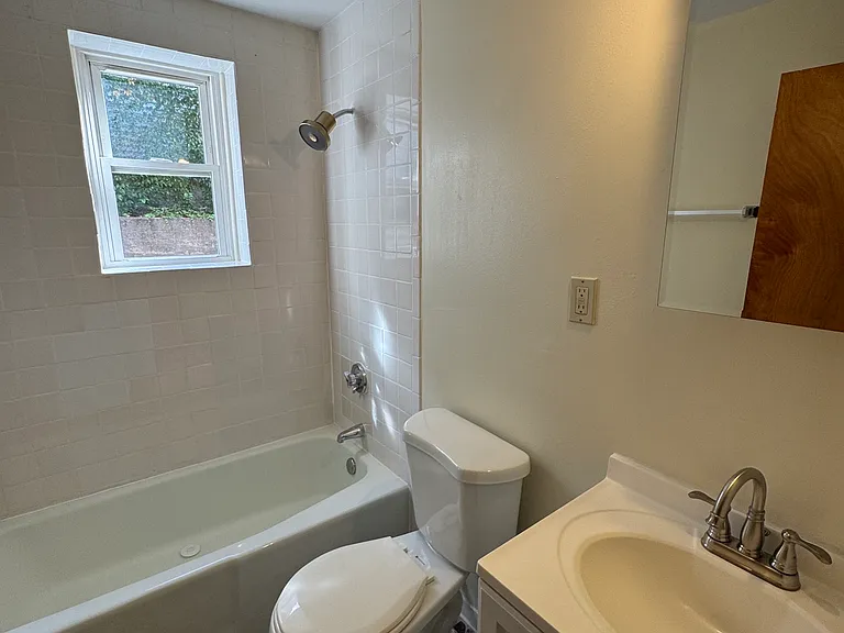 21 Franklin St #13 — Photo 8