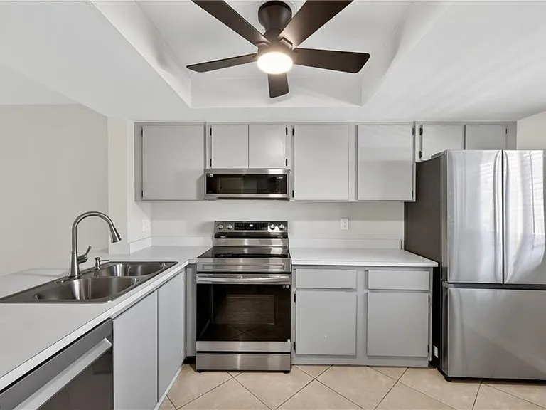 144 Cypress Way E #701 — Photo 4
