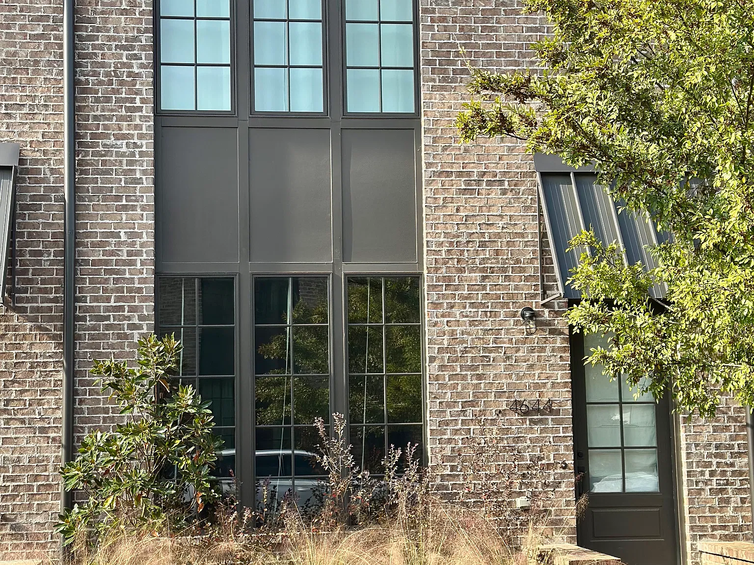 3 bed, 1760 sqft, $2,700 — Photo 2