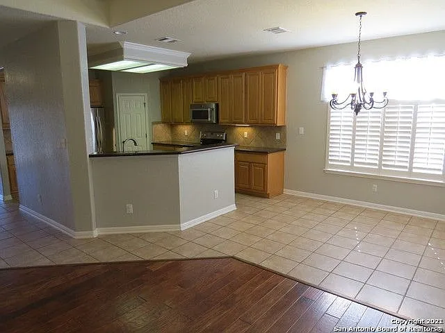 519 Ginsberg Dr — Photo 8