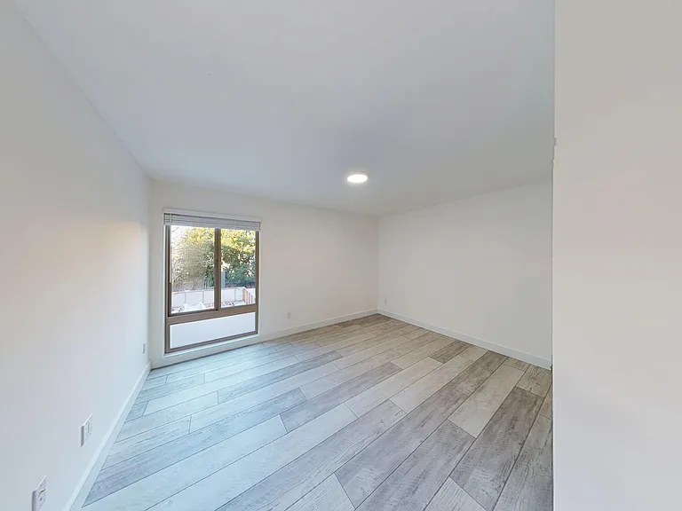 2520 College Avenue — Photo 9