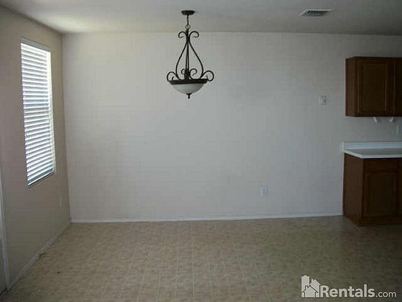 5th image of 2804 Kerrville Dr