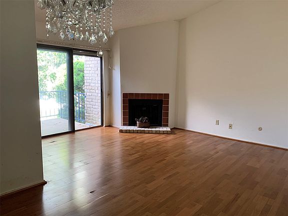 4th image of 7036 N Holiday Dr