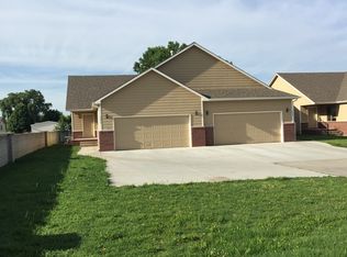 1052 E Karla Ct, Haysville, KS 67060